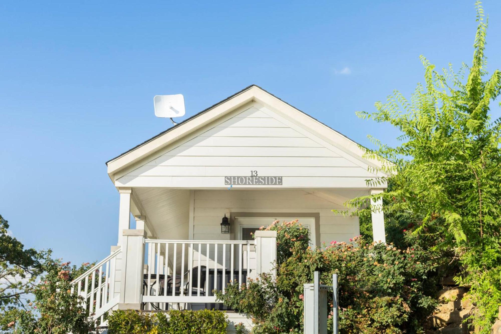 Crosstimbers Marina And Cottages Sperry ภายนอก รูปภาพ