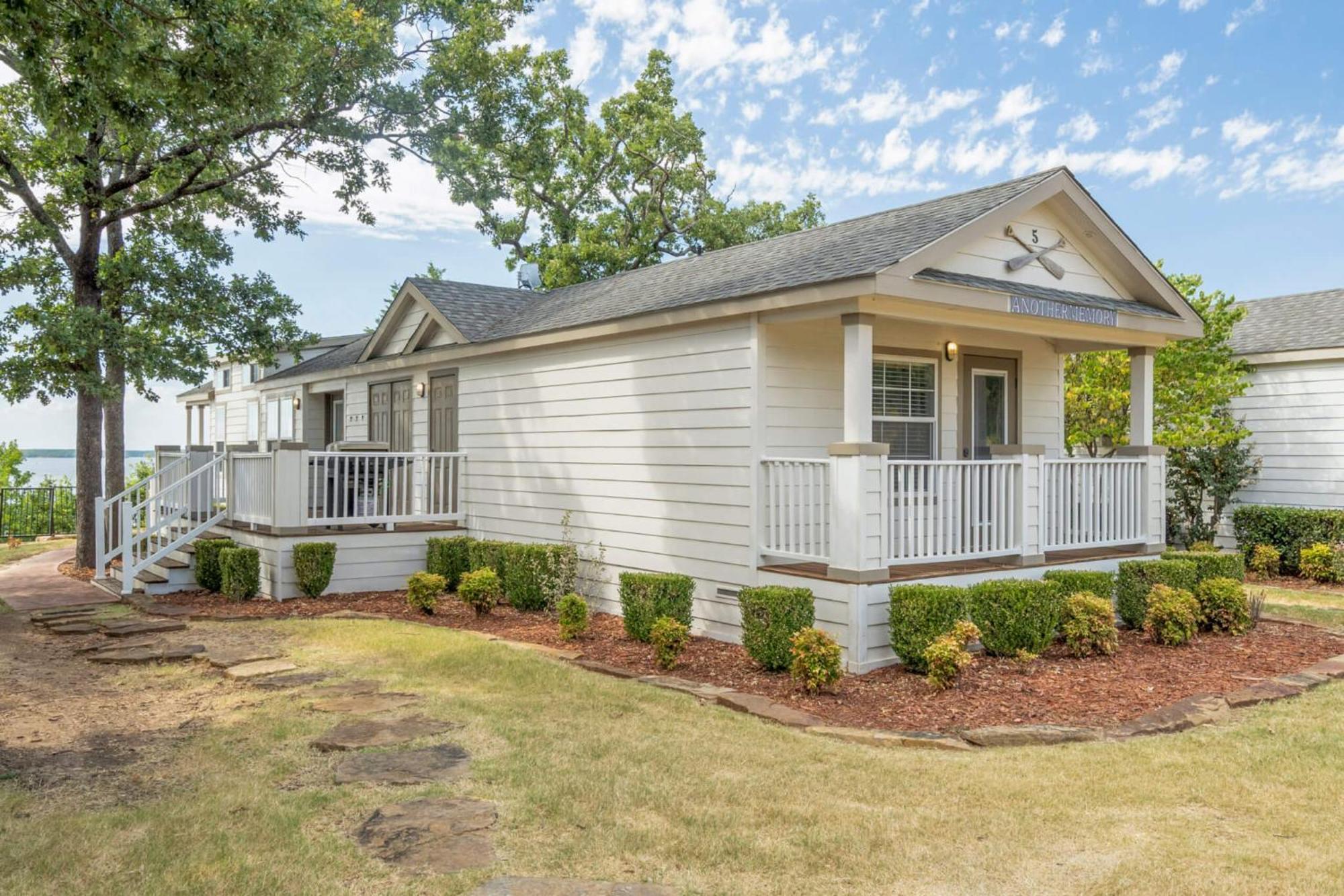Crosstimbers Marina And Cottages Sperry ภายนอก รูปภาพ