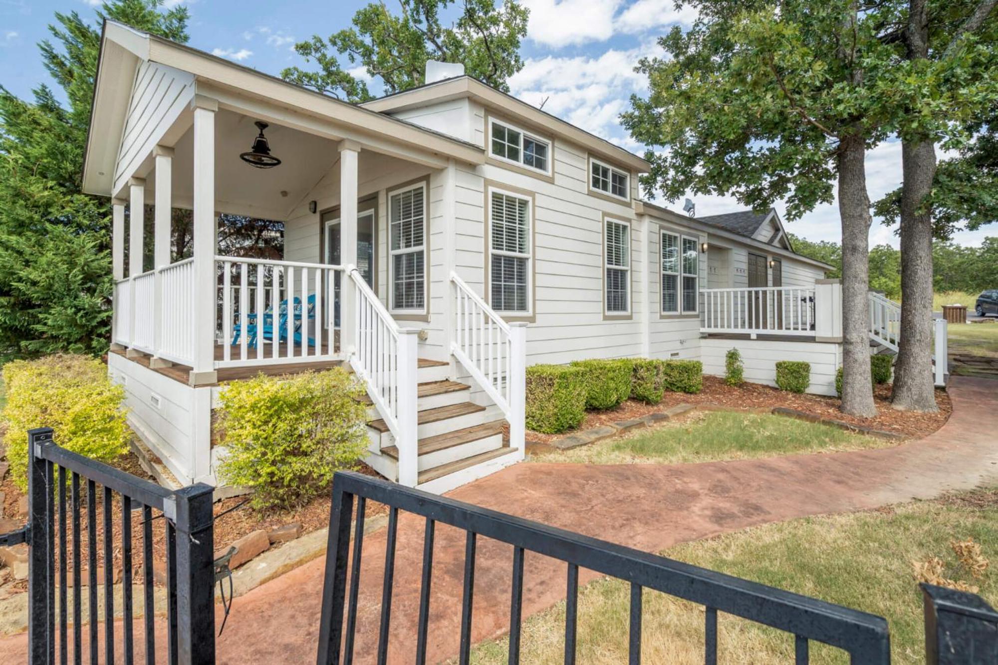 Crosstimbers Marina And Cottages Sperry ภายนอก รูปภาพ