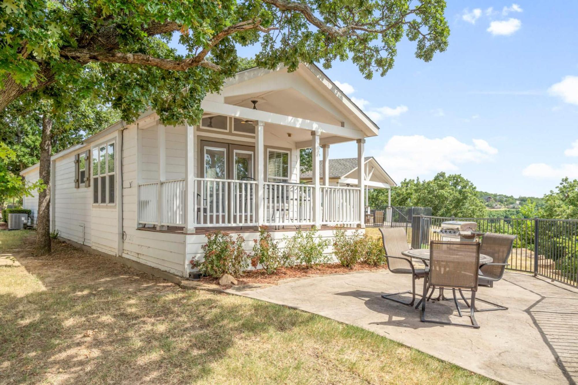 Crosstimbers Marina And Cottages Sperry ภายนอก รูปภาพ