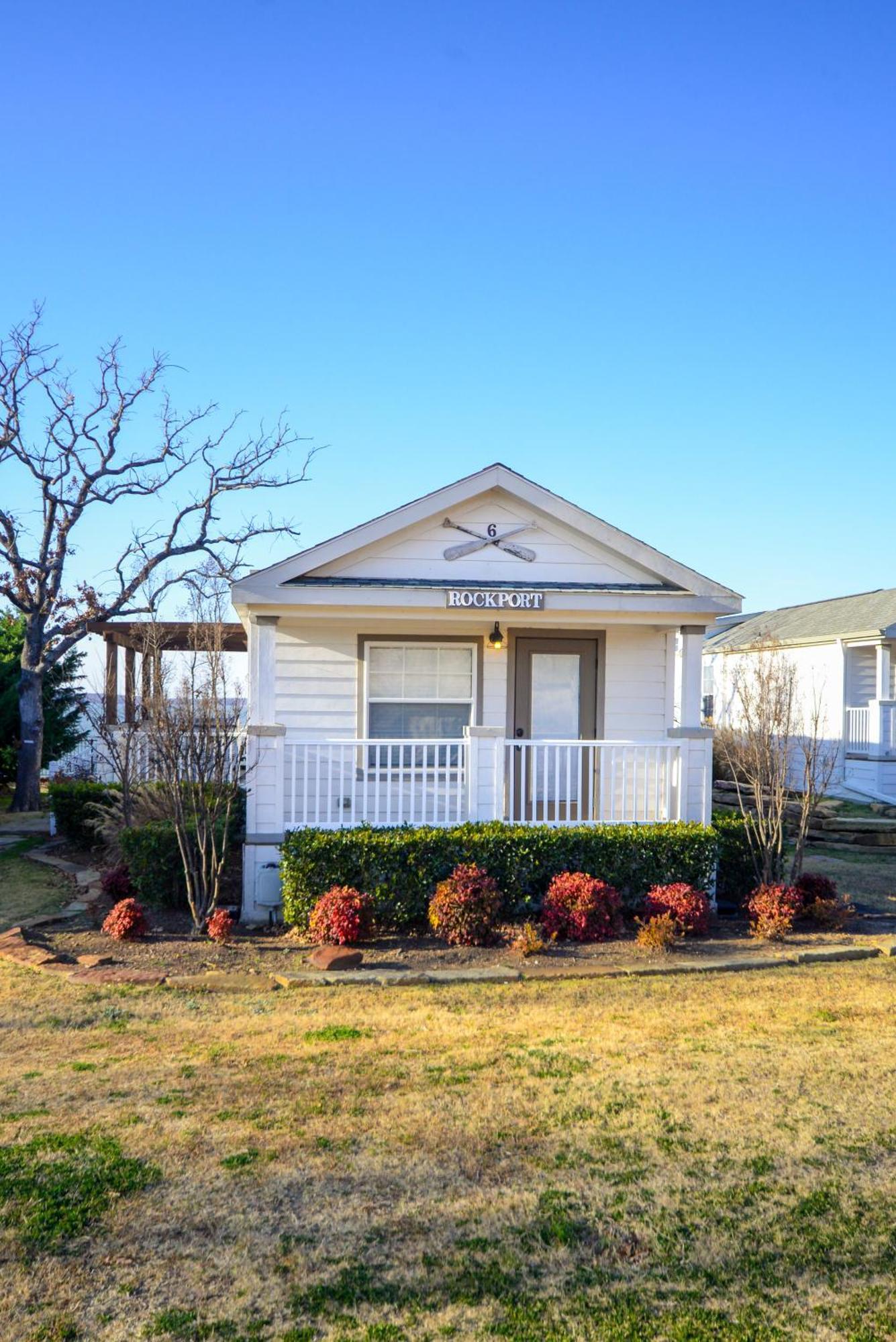 Crosstimbers Marina And Cottages Sperry ภายนอก รูปภาพ